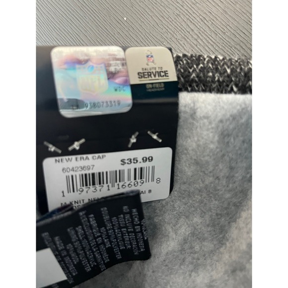 New Era‎ Las Vegas Raiders NFL 2023 Salute Service Beanie Cuffed Cap Hat Fleece - Picture 6 of 6